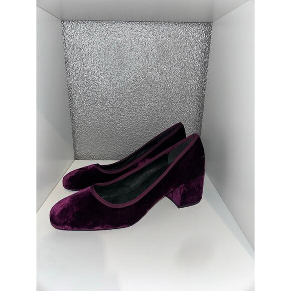 Kenneth Cole Eryn Wine Burgundy Uptown Holiday Party Velvet 2.5” Block Heel - Picture 2 of 6